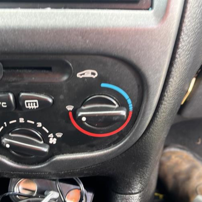 Moteur essuie glace arriere PEUGEOT 206 Photo n°8