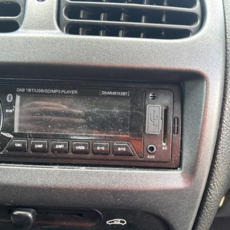 Moteur essuie glace arriere PEUGEOT 206 Photo n°9