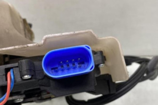 Serrure avant droit VOLKSWAGEN GOLF 5