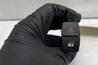 Bouton de warning BMW SERIE 1 F20 Photo n°1