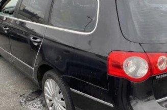 Boitier air bag VOLKSWAGEN PASSAT 5
