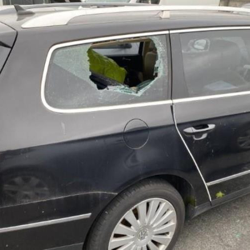 Boitier air bag VOLKSWAGEN PASSAT 5 Photo n°9