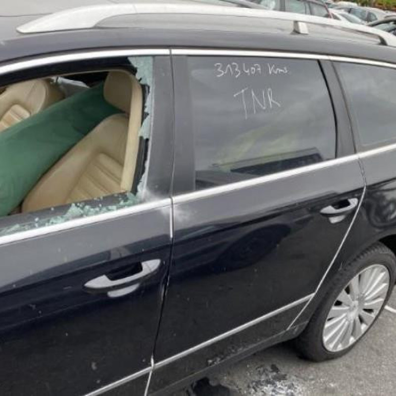 Boitier air bag VOLKSWAGEN PASSAT 5 Photo n°13