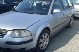 Serrure avant droit VOLKSWAGEN PASSAT 4