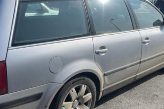 Serrure avant droit VOLKSWAGEN PASSAT 4