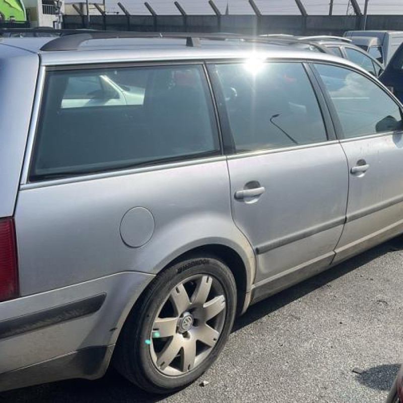 Serrure avant droit VOLKSWAGEN PASSAT 4 Photo n°8