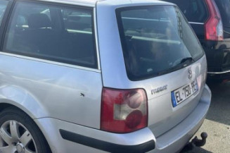 Serrure avant droit VOLKSWAGEN PASSAT 4