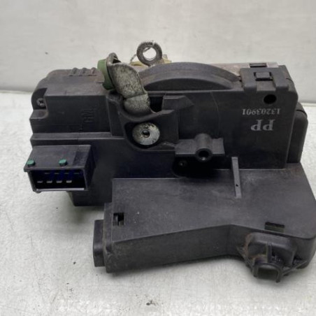 Serrure avant gauche OPEL CORSA C