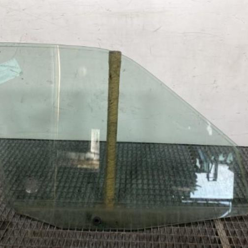 Vitre avant gauche PEUGEOT 106 Photo n°6