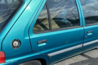Vitre avant gauche PEUGEOT 106