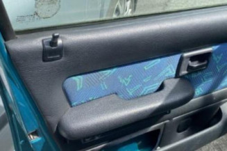 Vitre avant gauche PEUGEOT 106