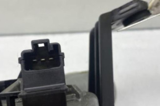 Moteur essuie glace arriere TOYOTA YARIS 1