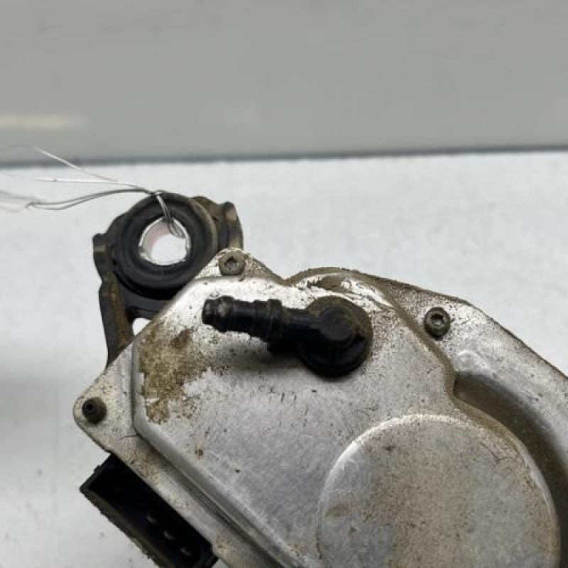 Moteur essuie glace arriere VOLKSWAGEN CADDY 4 Photo n°4