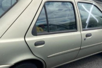 Moteur essuie glace arriere FORD FIESTA 4