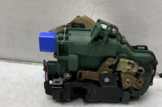 Serrure avant droit VOLKSWAGEN POLO 4