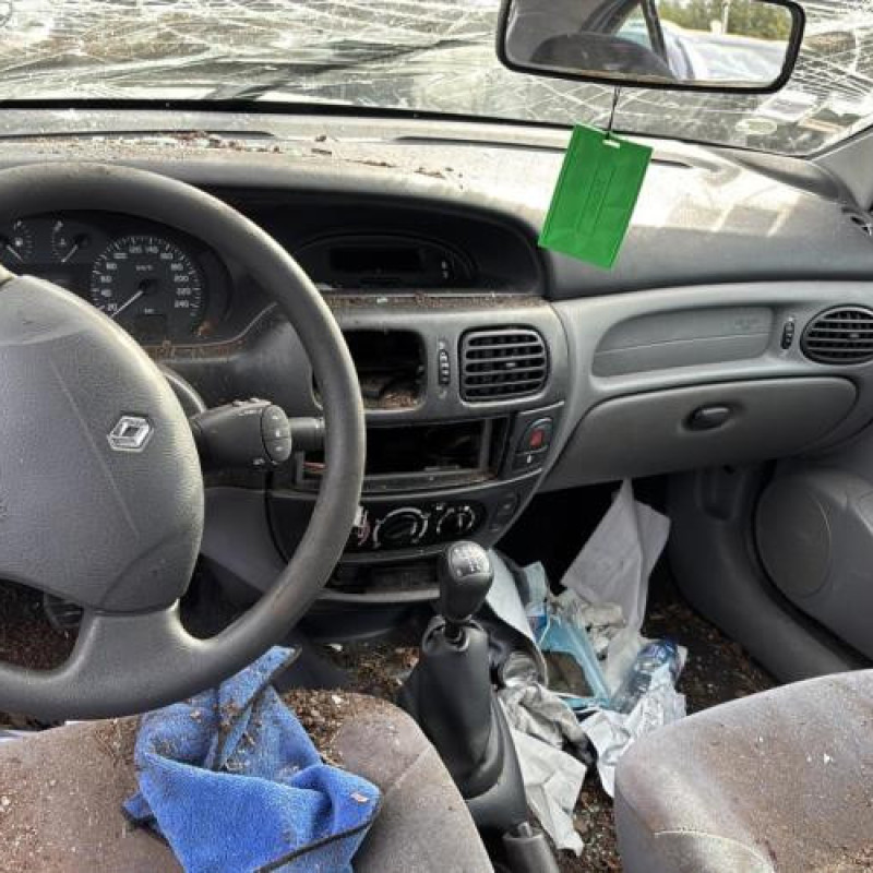 Moteur essuie glace arriere RENAULT MEGANE 1 Photo n°12