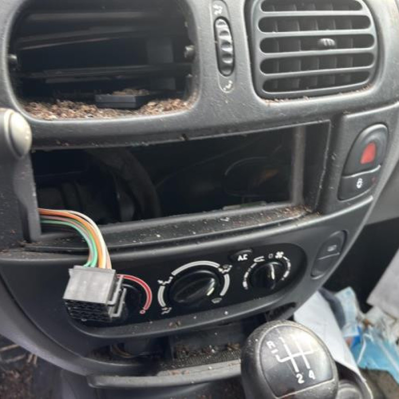 Moteur essuie glace arriere RENAULT MEGANE 1 Photo n°16