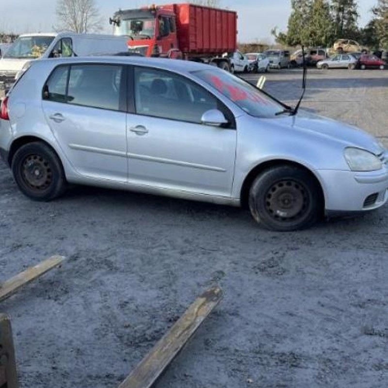 Feu arriere principal droit (feux) VOLKSWAGEN GOLF 5 Photo n°4
