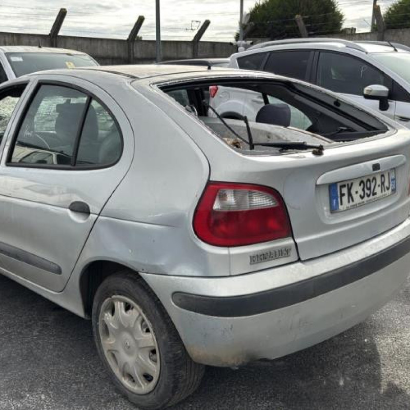 Cric RENAULT MEGANE 1 Photo n°4