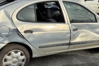 Cric RENAULT MEGANE 1