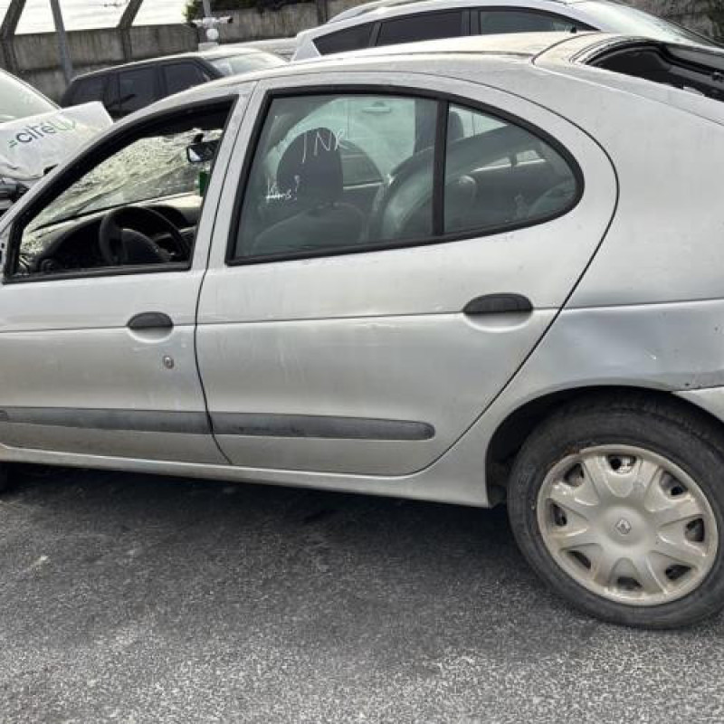 Cric RENAULT MEGANE 1 Photo n°7