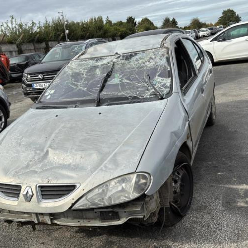 Cric RENAULT MEGANE 1 Photo n°8
