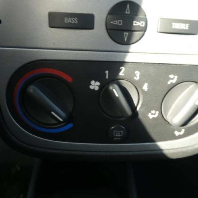 Leve vitre electrique avant gauche OPEL CORSA C Photo n°11
