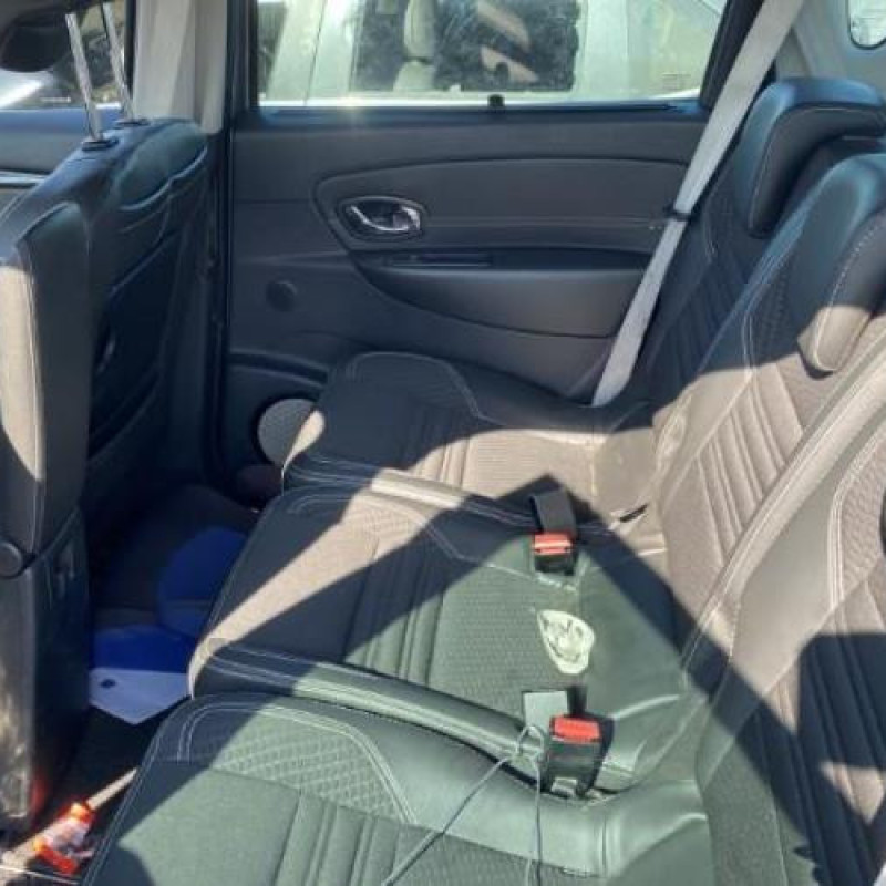 Compresseur clim RENAULT SCENIC 3 Photo n°20