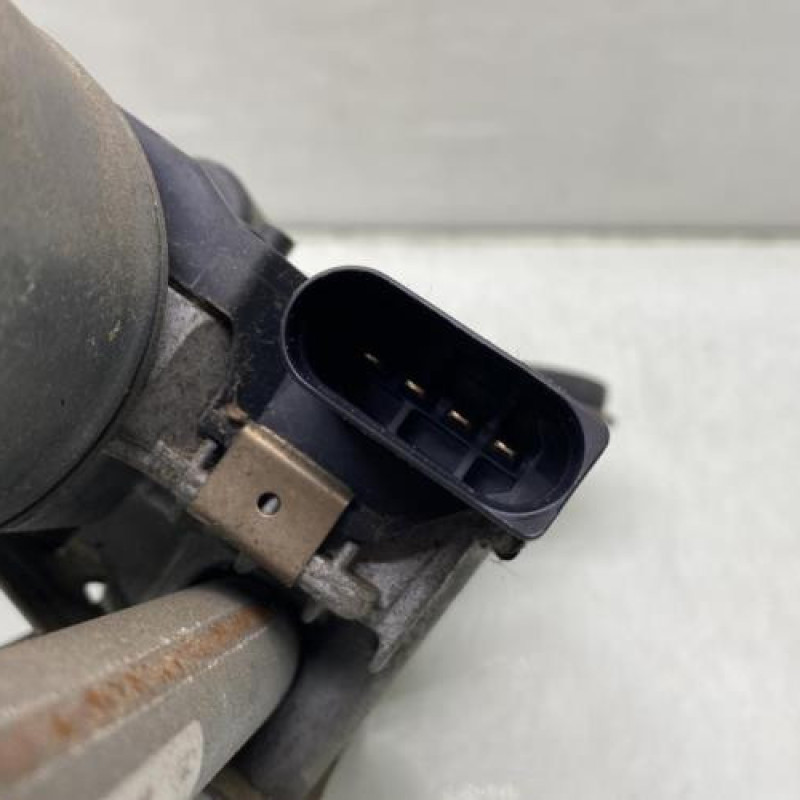 Moteur essuie glace avant droit VOLKSWAGEN GOLF PLUS Photo n°3