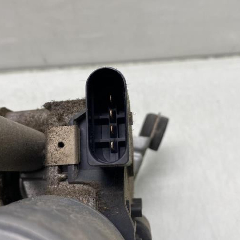 Moteur essuie glace avant gauche VOLKSWAGEN GOLF PLUS Photo n°4