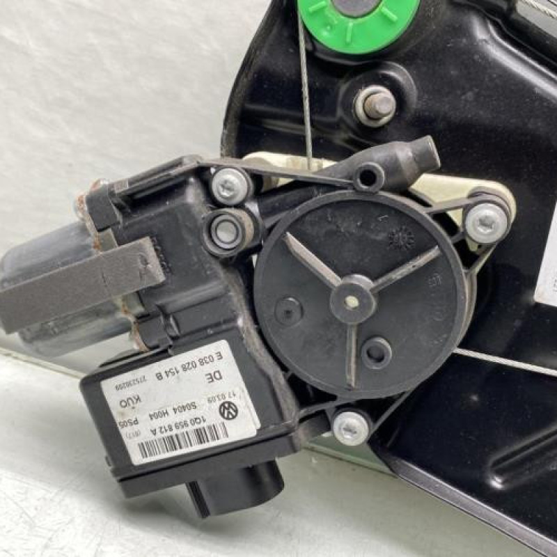 Leve vitre electrique arriere droit VOLKSWAGEN EOS Photo n°5