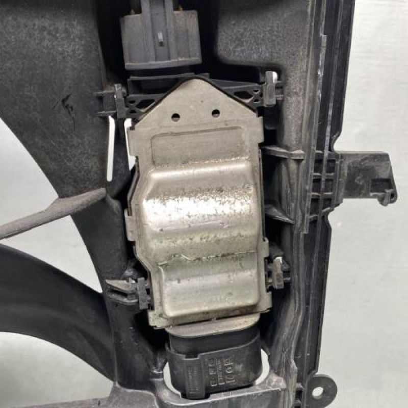Moto ventilateur radiateur MERCEDES CLASSE GLA 156 Photo n°3