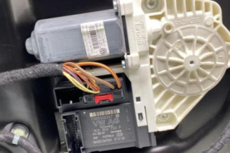 Leve vitre electrique avant gauche VOLKSWAGEN PASSAT 5