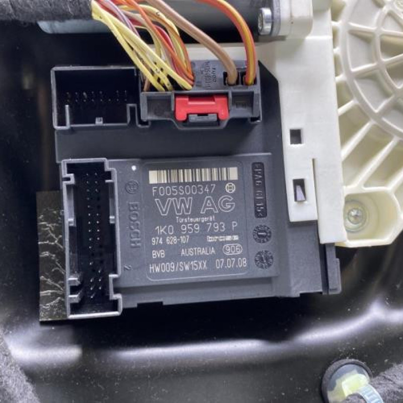 Leve vitre electrique avant gauche VOLKSWAGEN PASSAT 5 Photo n°9