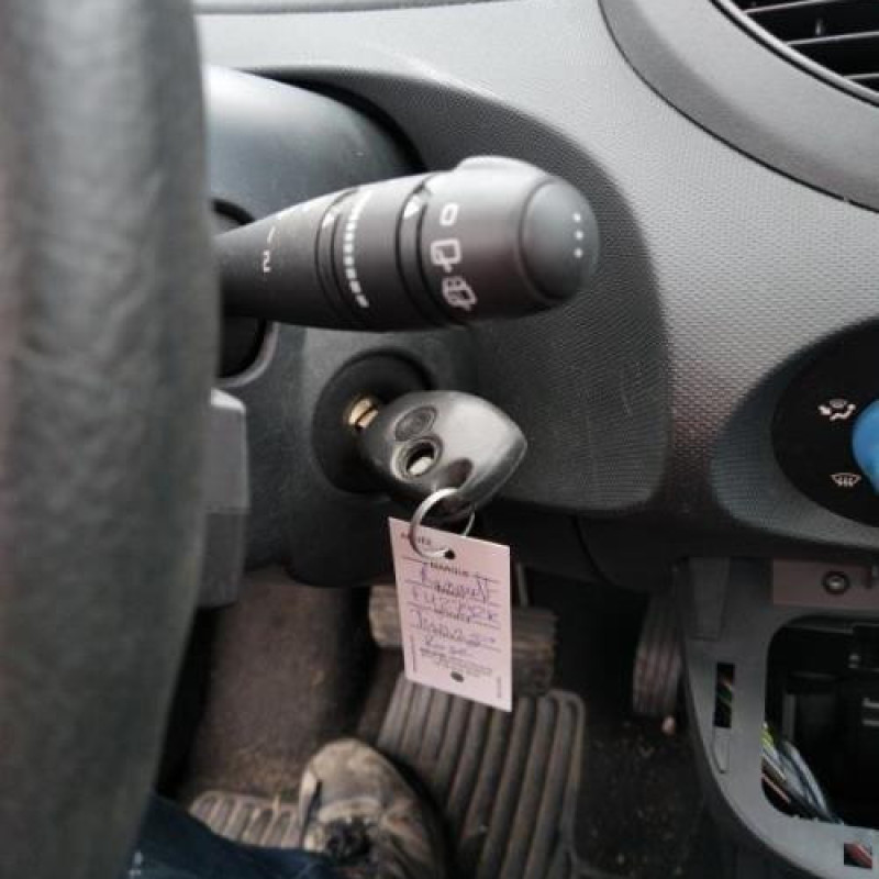 Air bag conducteur RENAULT TWINGO 2 Photo n°7