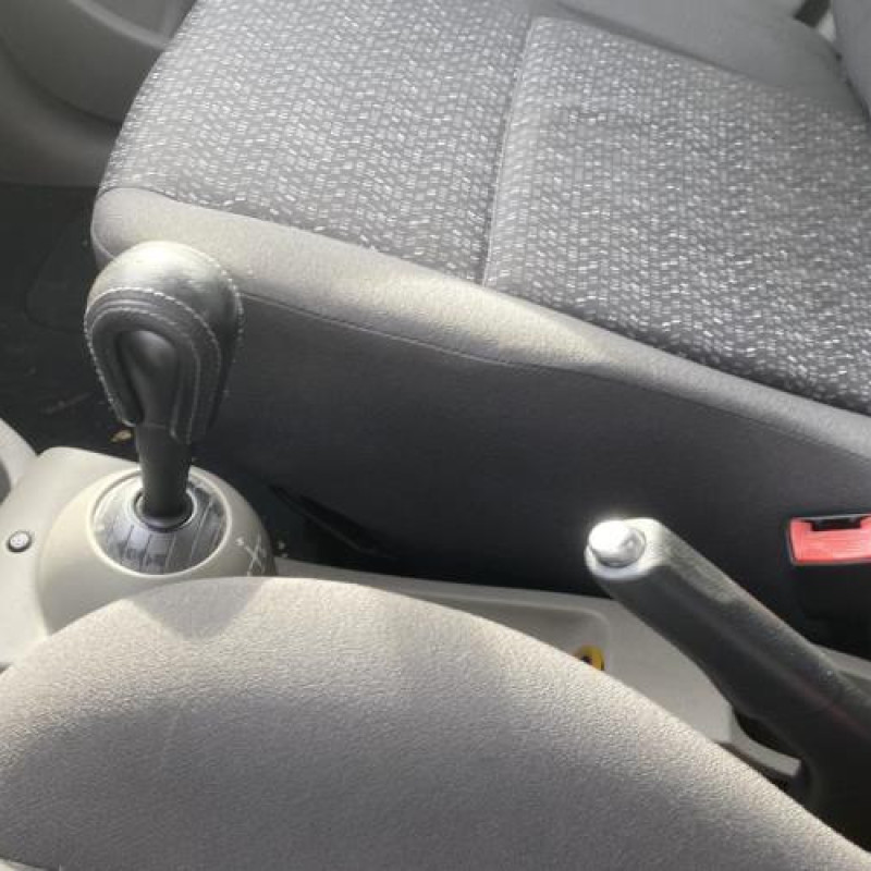 Attache ceinture avant droit RENAULT MODUS Photo n°20