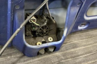Malle/Hayon arriere FORD FOCUS 1