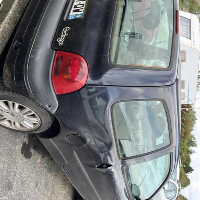 Malle/Hayon arriere RENAULT TWINGO 1 Photo n°17