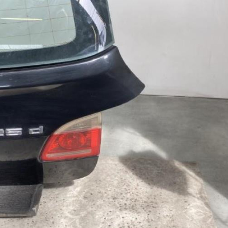 Malle/Hayon arriere BMW SERIE 5 E61 Photo n°4