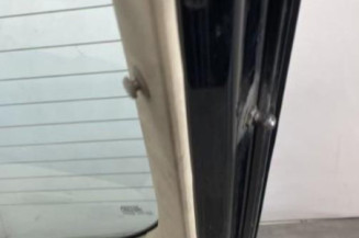 Malle/Hayon arriere TOYOTA AVENSIS 2