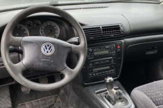 Autoradio d'origine VOLKSWAGEN PASSAT 4