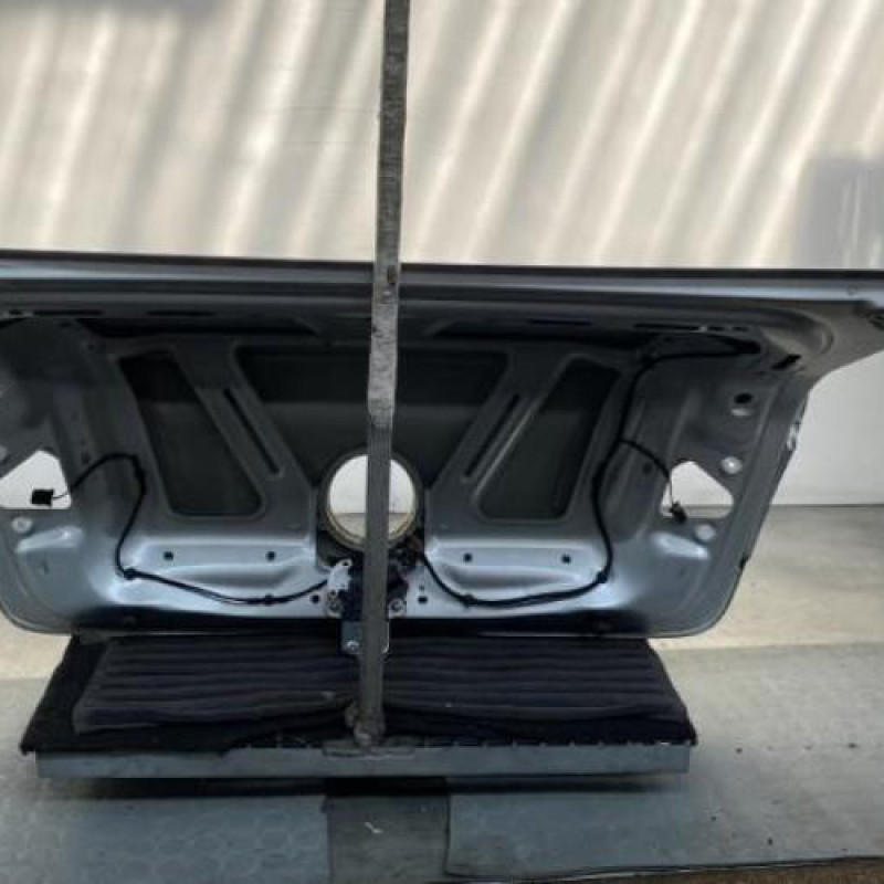 Malle/Hayon arriere VOLKSWAGEN PASSAT 5 Photo n°12