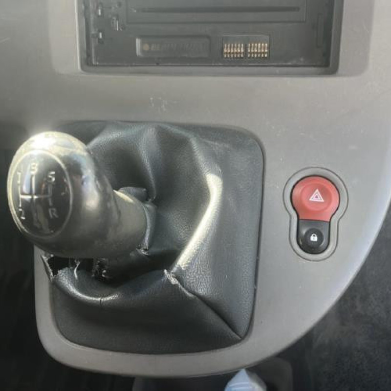 Renfort pare choc arriere (traverse) RENAULT KANGOO 2 Photo n°20
