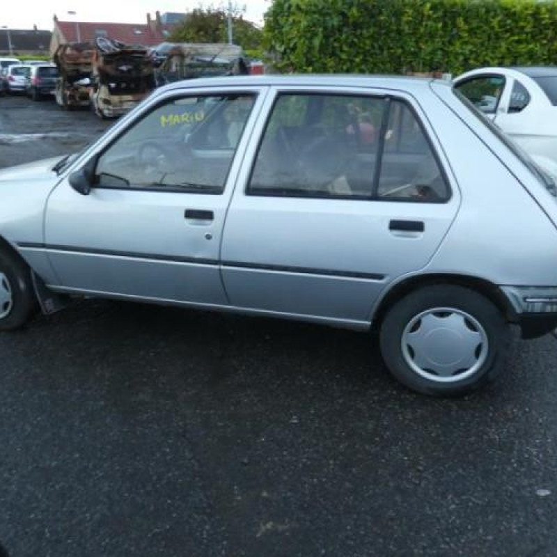 Boite de vitesses PEUGEOT 205 Photo n°4