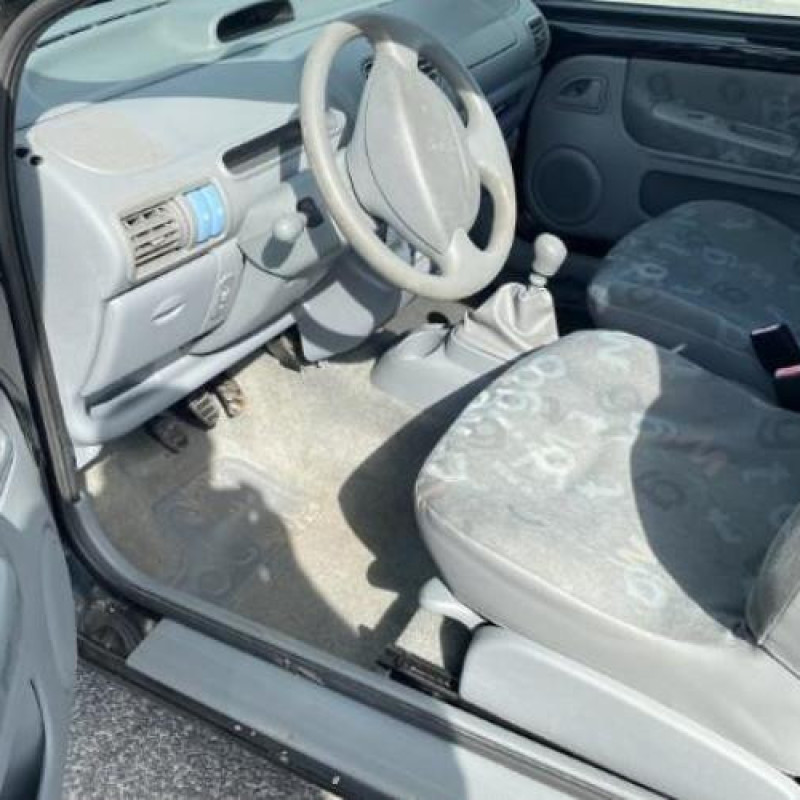 Pare boue avant droit RENAULT TWINGO 1 Photo n°9