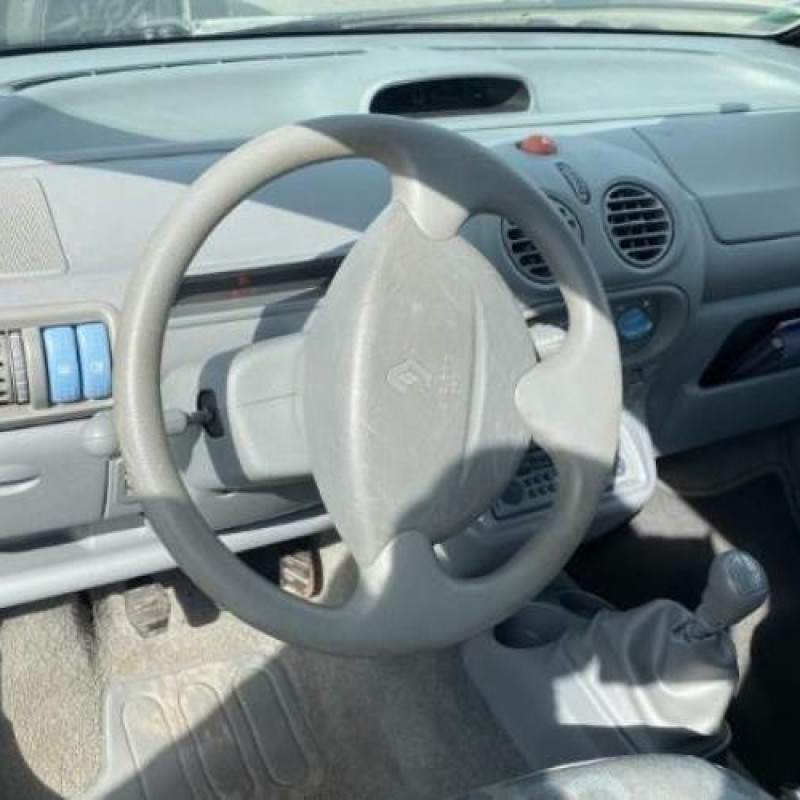 Pare boue avant droit RENAULT TWINGO 1 Photo n°11