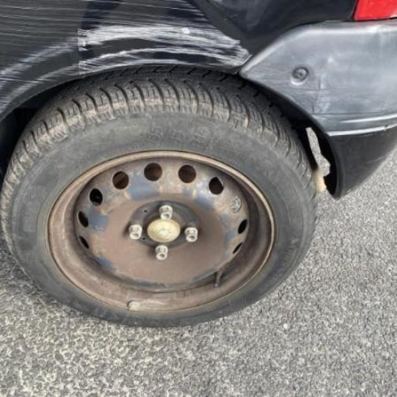 Pare boue avant droit RENAULT TWINGO 1 Photo n°17