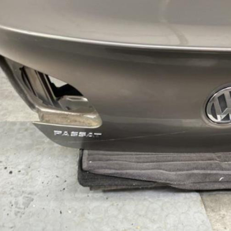 Malle/Hayon arriere VOLKSWAGEN PASSAT 5 Photo n°5