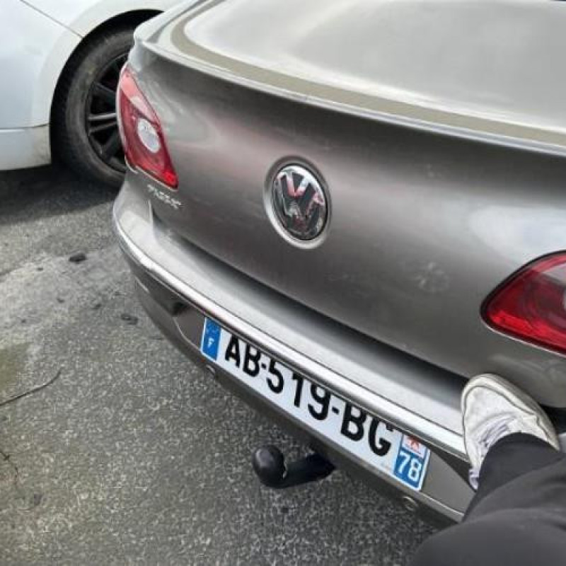 Malle/Hayon arriere VOLKSWAGEN PASSAT 5 Photo n°16