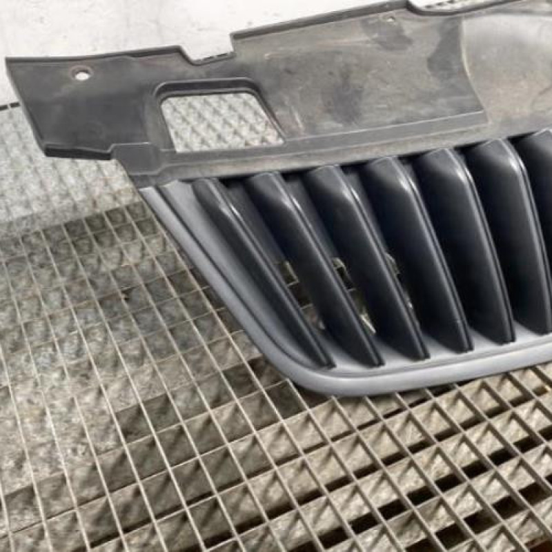 Calandre SKODA FABIA 2 Photo n°2